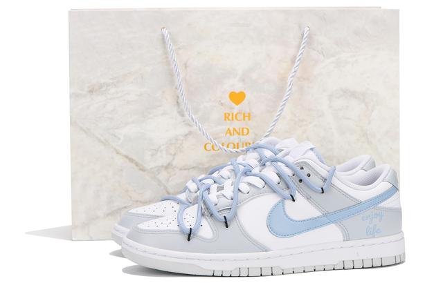 Nike Dunk Low "Pure Platinum" Vibe