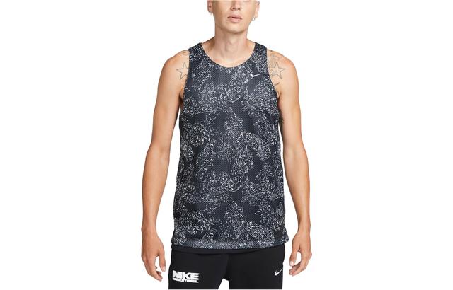 Nike Dri-FIT Standard Issue