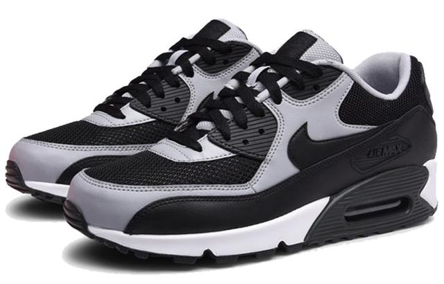 Nike Air Max 90 Essential