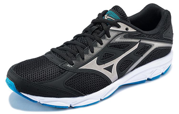 Mizuno Spark 4