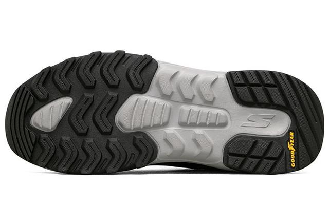 Skechers Max Cushioning Trail