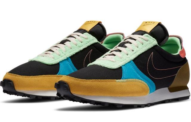 Nike Daybreak Type "Fur Pack"