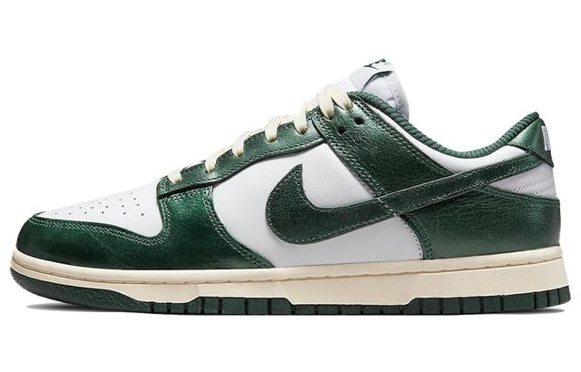 Nike Dunk Low "Vintage Green"