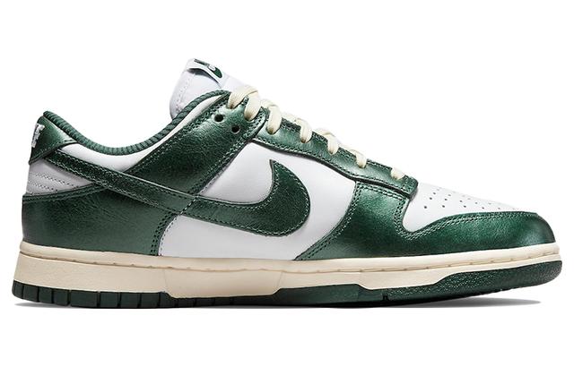 Nike Dunk Low "Vintage Green"