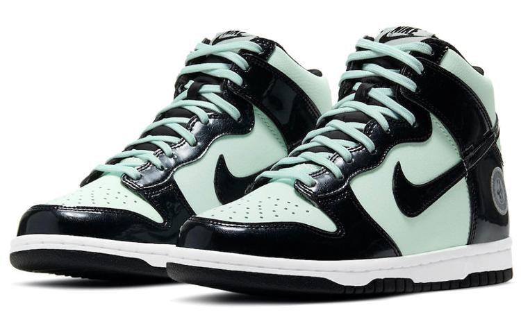 Nike Dunk barely green