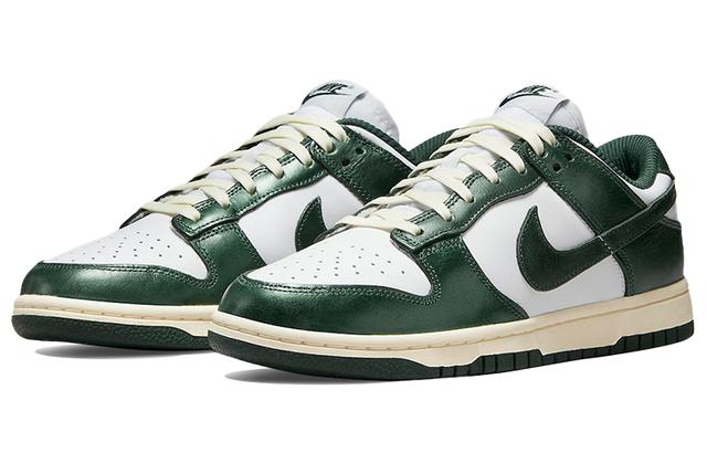 Nike Dunk Low "Vintage Green"