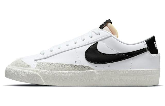 Nike "White and Black"