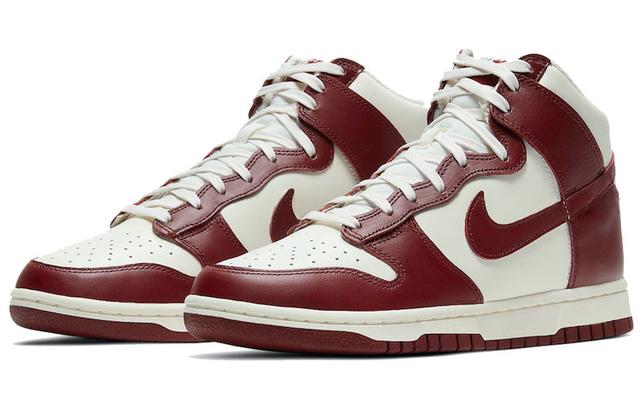 Nike Dunk "Team Red"