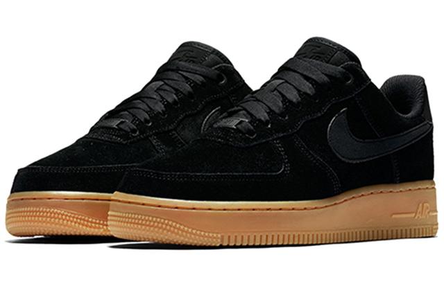 Nike Air Force 1 07