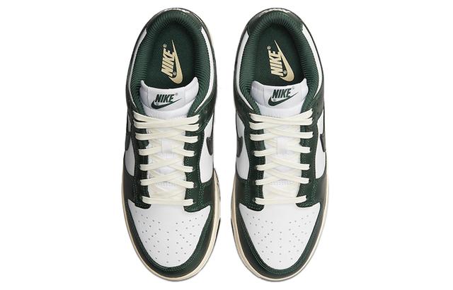 Nike Dunk Low "Vintage Green"