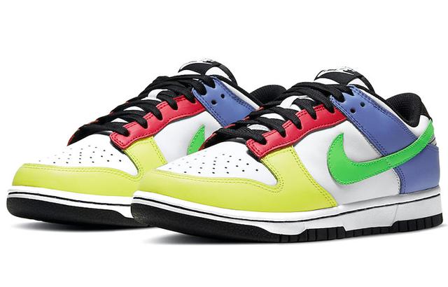 Nike Dunk Low "Green Strike"