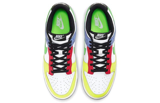 Nike Dunk Low "Green Strike"