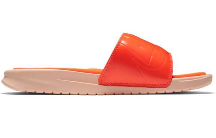 Nike Benassi