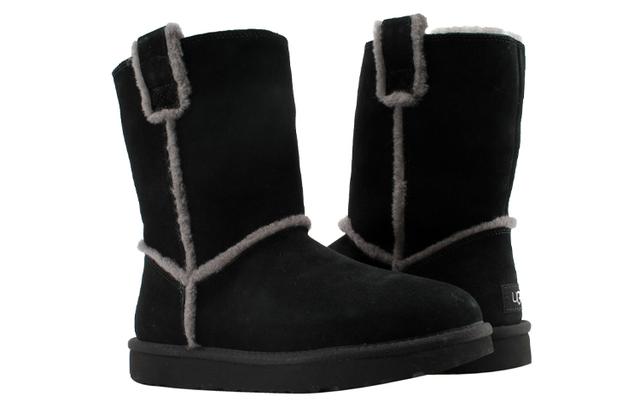 UGG CLASSIC SHORT Spill Seam