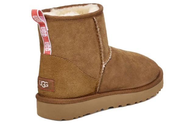 UGG Classic Mini II Graphic Logo