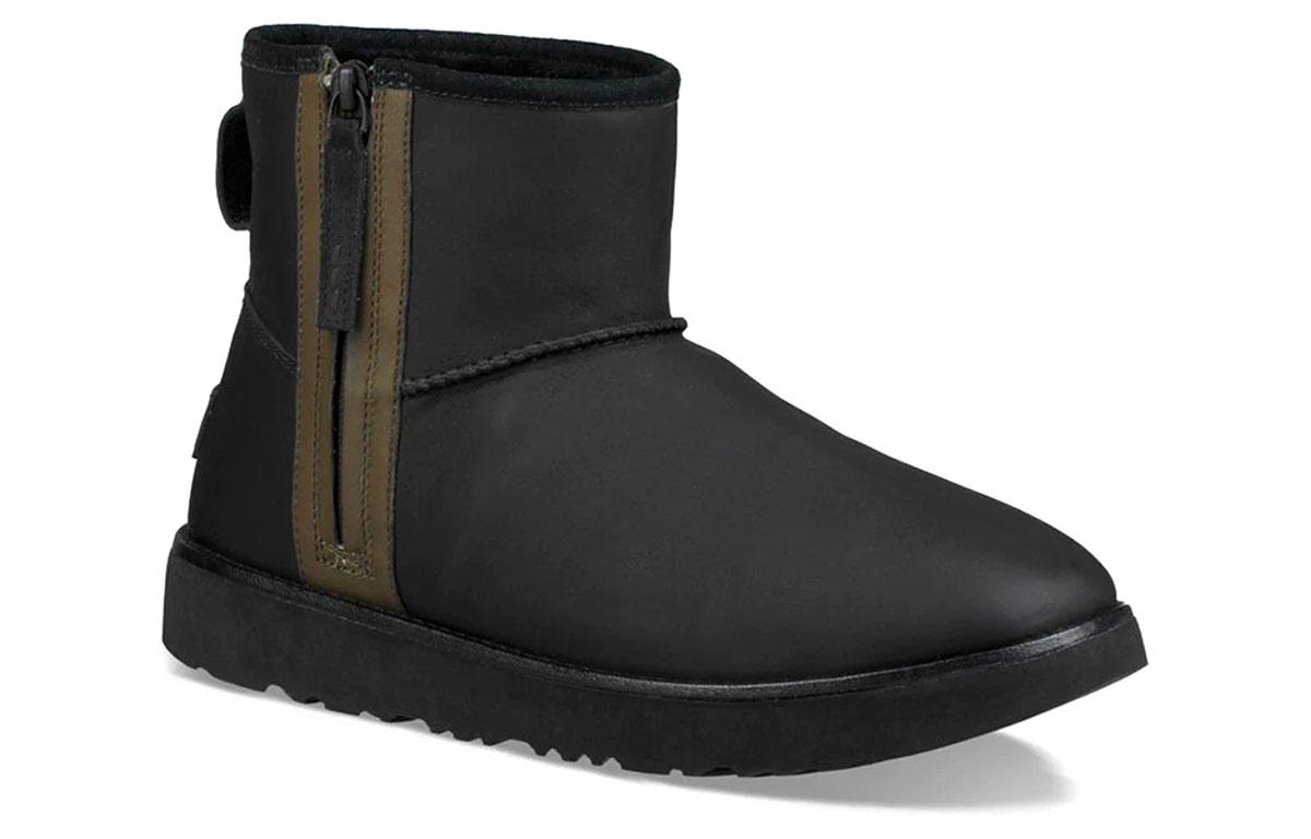 UGG Classic Mini Zip Waterproof