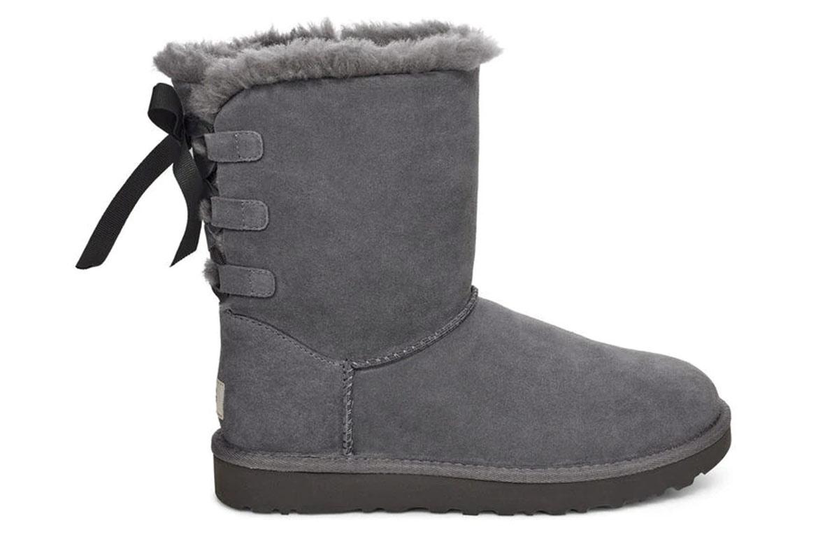 UGG Short Bow Stiefel