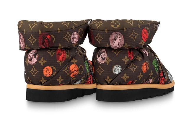 LOUIS VUITTON Pillow