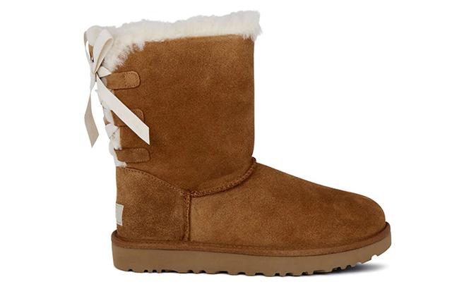 UGG Short Bow Stiefel