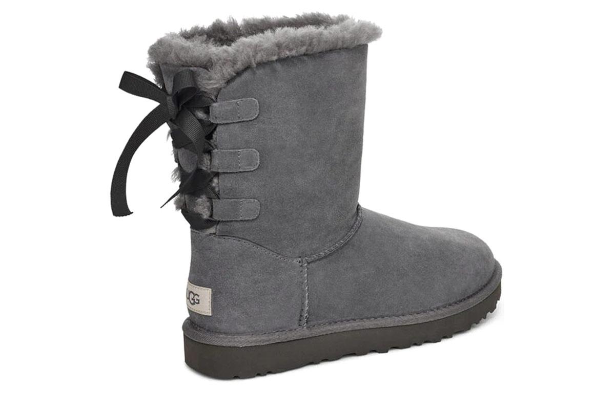 UGG Short Bow Stiefel