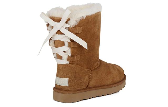 UGG Short Bow Stiefel