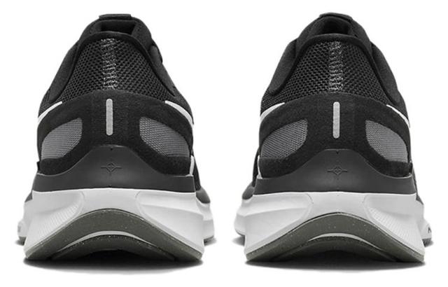 Nike Zoom Structure 25