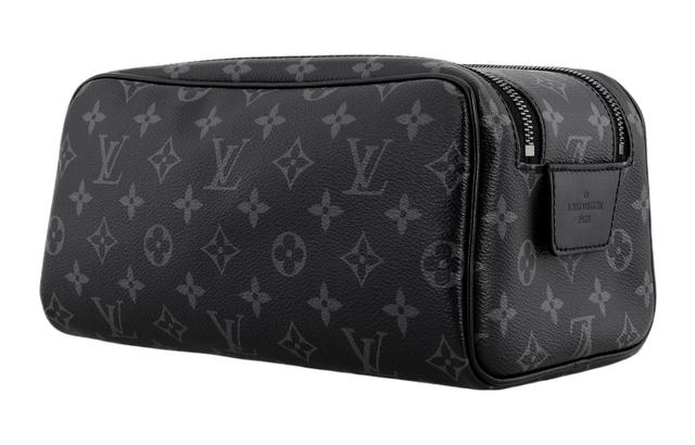 LOUIS VUITTON Dopp Kit