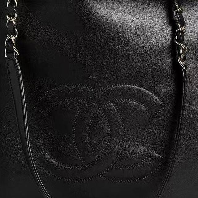 CHANEL Tote