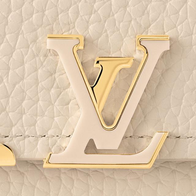 LOUIS VUITTON Portefeuille Capucines Compact