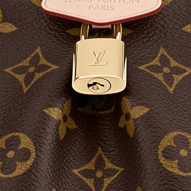 LOUIS VUITTON Tote