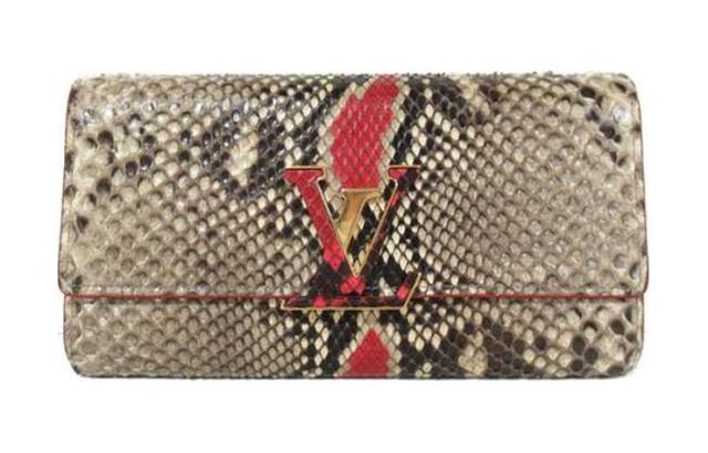 LOUIS VUITTON Portefeuille Capucines