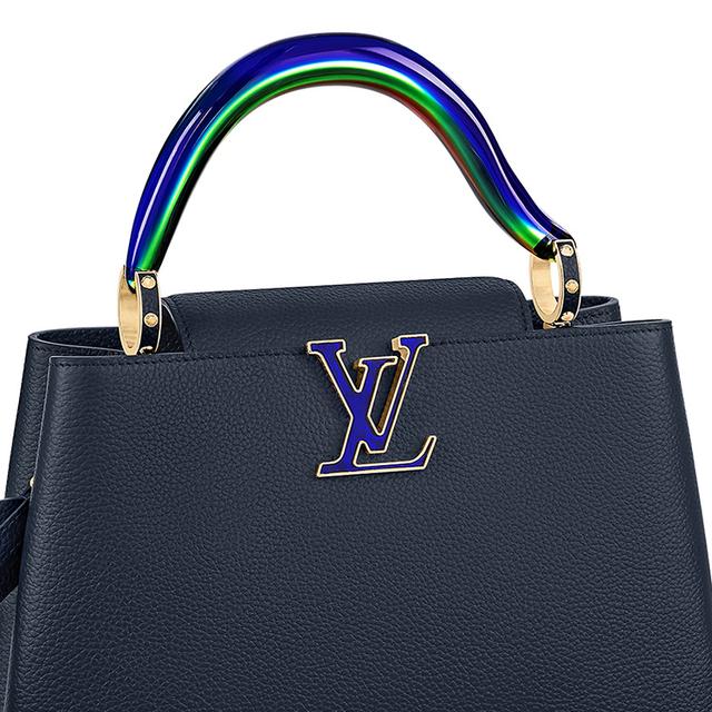 LOUIS VUITTON Capucines MM LogoTaurillon