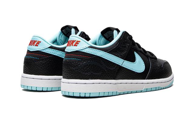 Nike Dunk Low SE "Barber Shop"