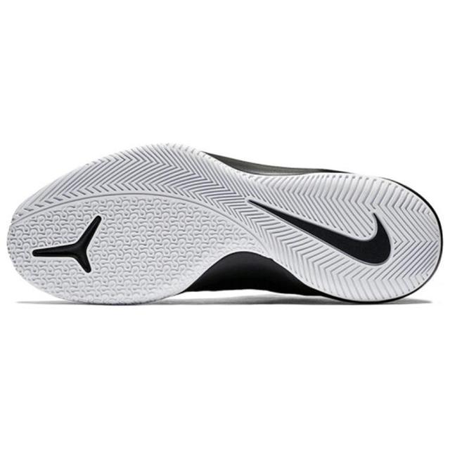 Nike Air Versitile 2