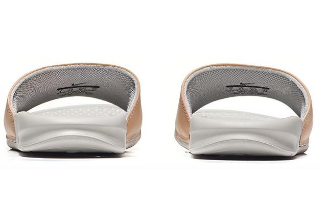 Nike Benassi