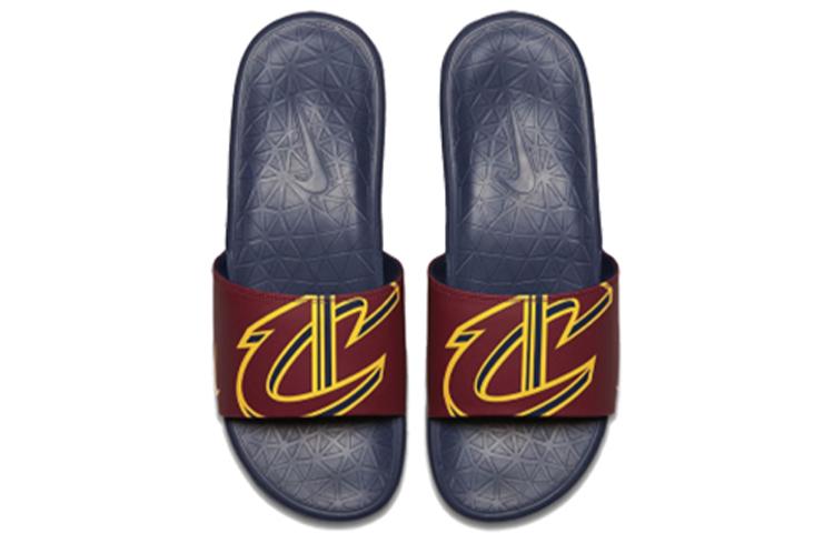 Nike Benassi