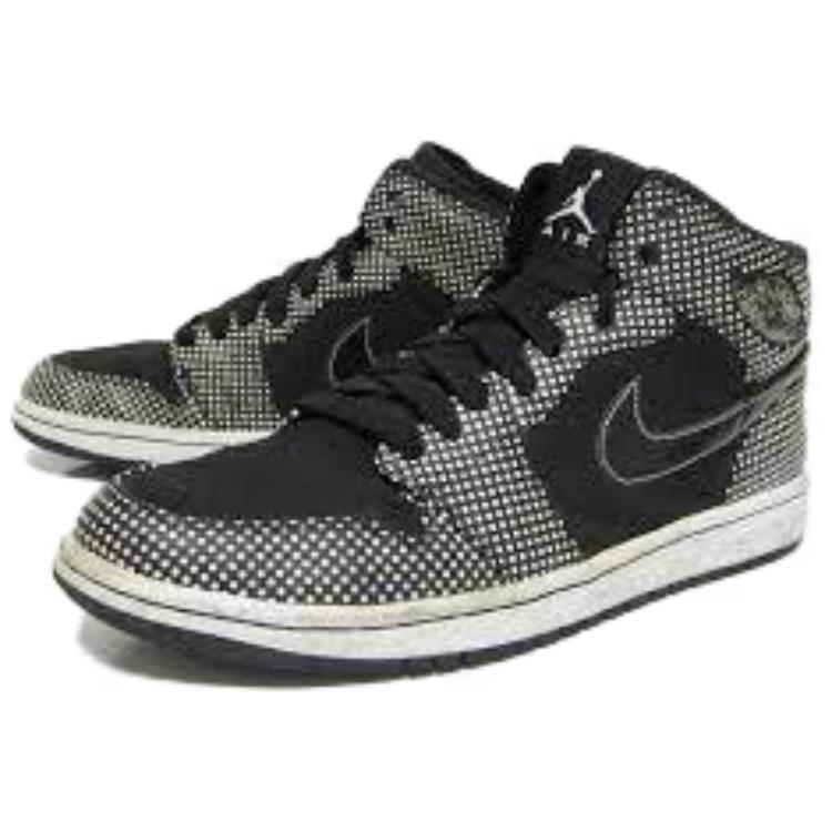 Jordan Air Jordan 1 Retro "Polka Dot Black White"