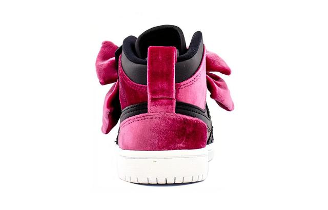 Jordan Air Jordan 1 Mid Bow "Black Noble Red"