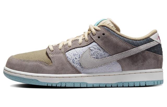 Nike SB Dunk Low "Big Money Savings"