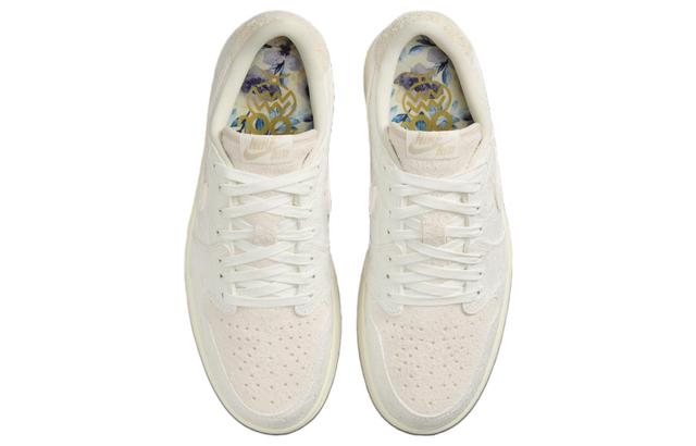 Chris Paul x Jordan Air Jordan 1 Low OG "Light Cream and Sail" PU PE