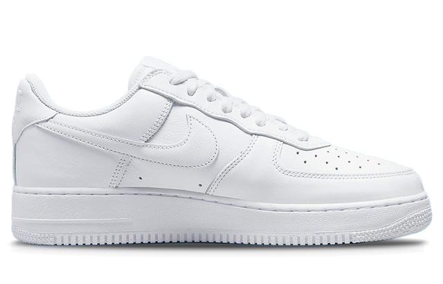 Nike Air Force 1 retro "since 82"