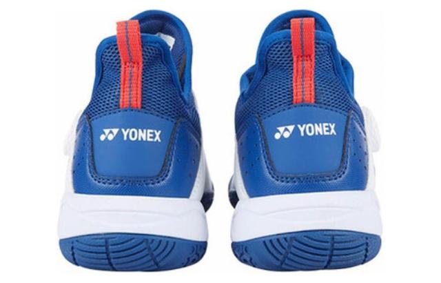 YONEX