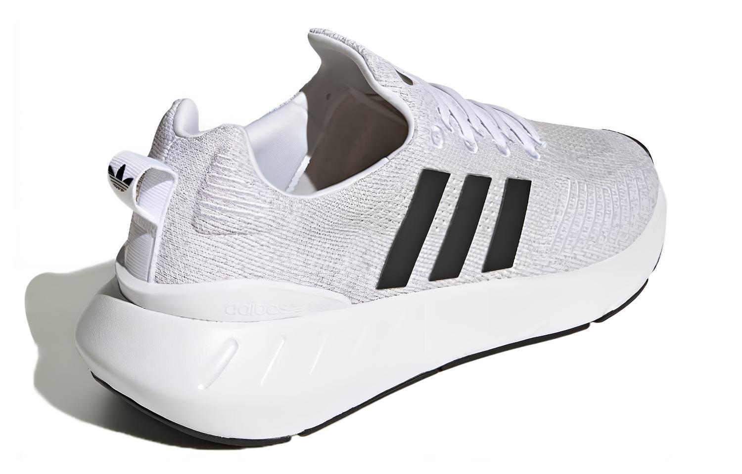 adidas originals Swift Run 22