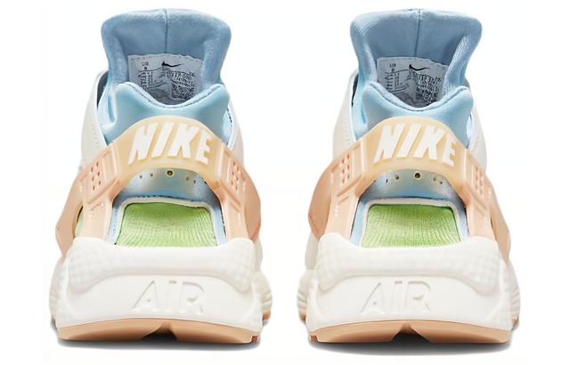 Nike Huarache SE "Easter"