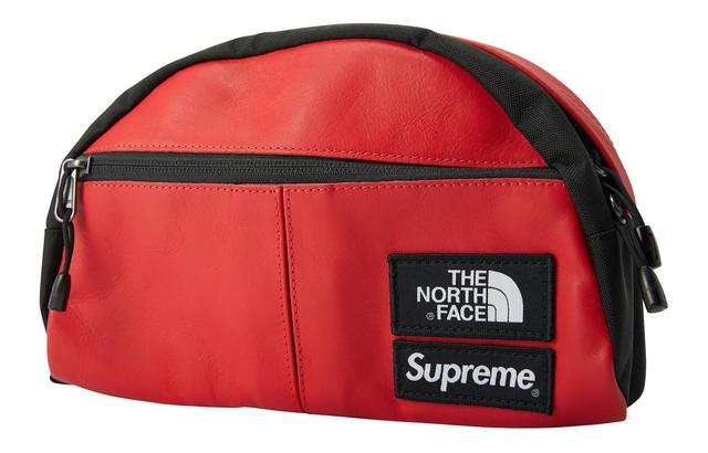 Supreme x The North Face LOGO