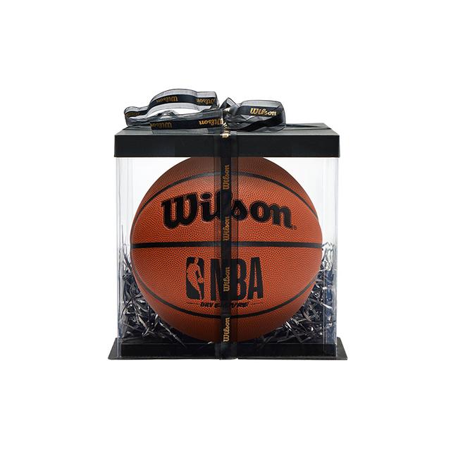 Wilson x NBA 7 PU