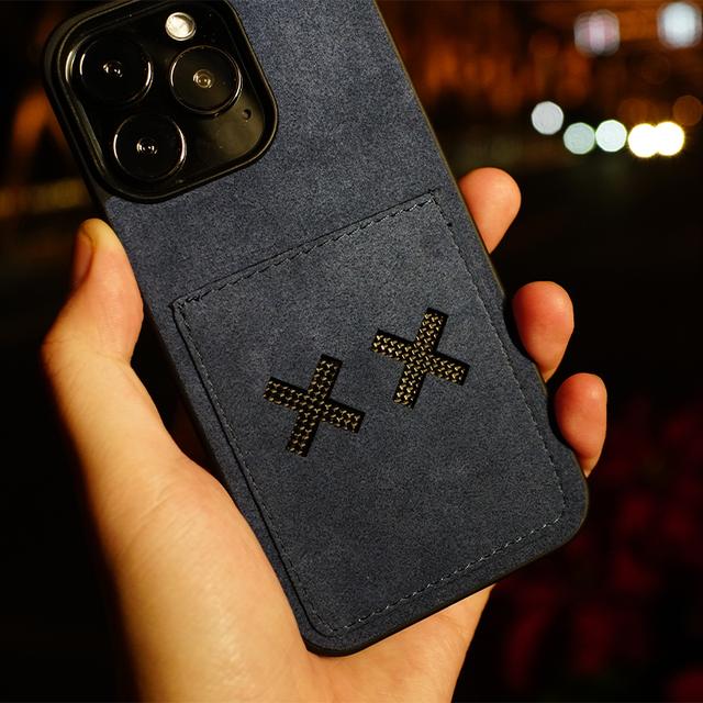 xxDESIGN Alcantaralogo iPhone15