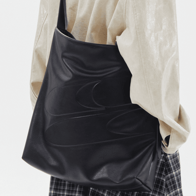 Crying Center PU Tote