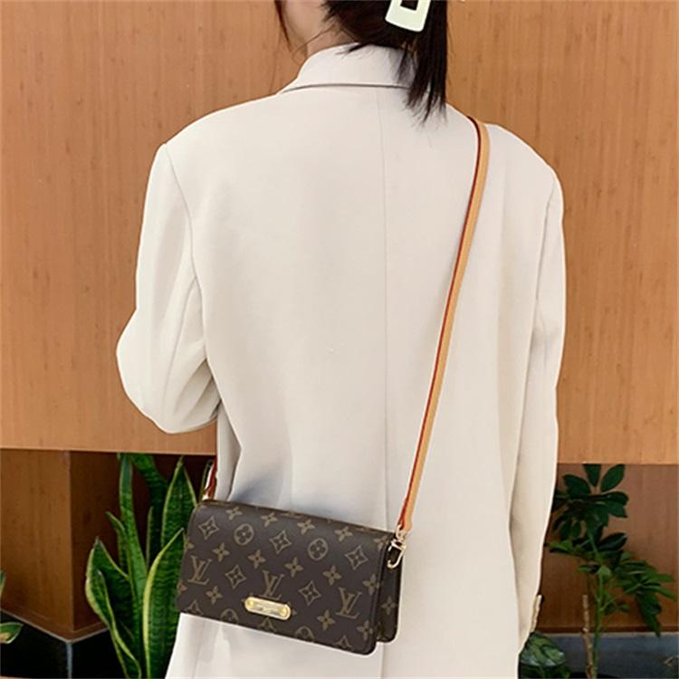 LV lily woc