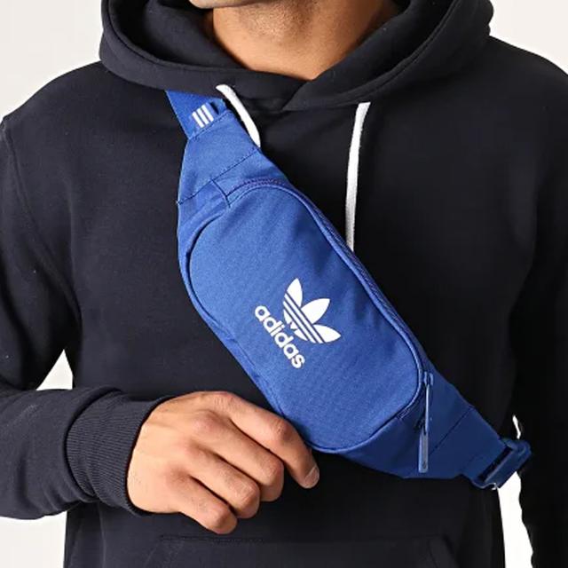 adidas originals ESSENTIAL logo